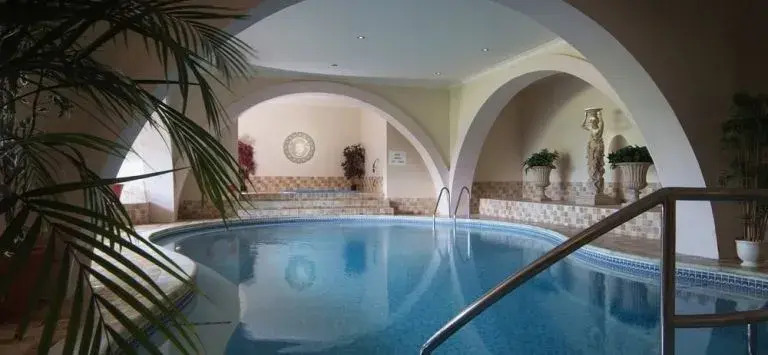 Treglos Hotel