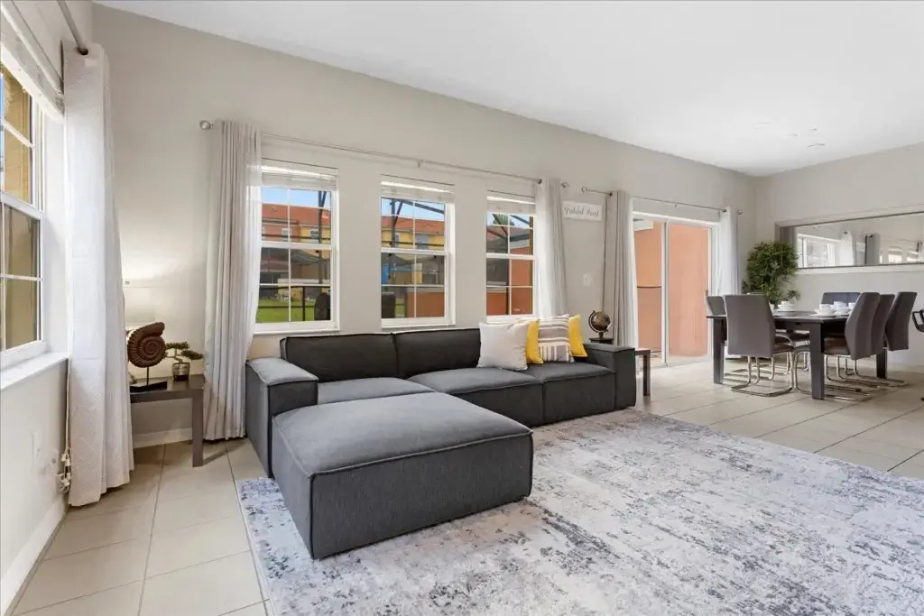 4 Bedrooms 3 Bathrooms Encantada 8549 Bl