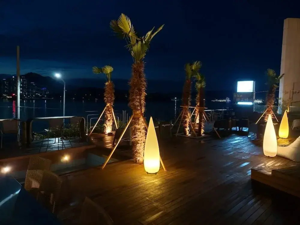 Daylight Lagomar Pension