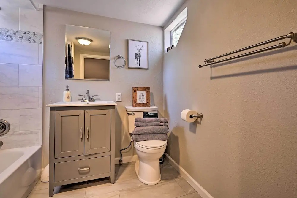 Hot Tub, Game Room: Dog-friendly Pine Cabin!