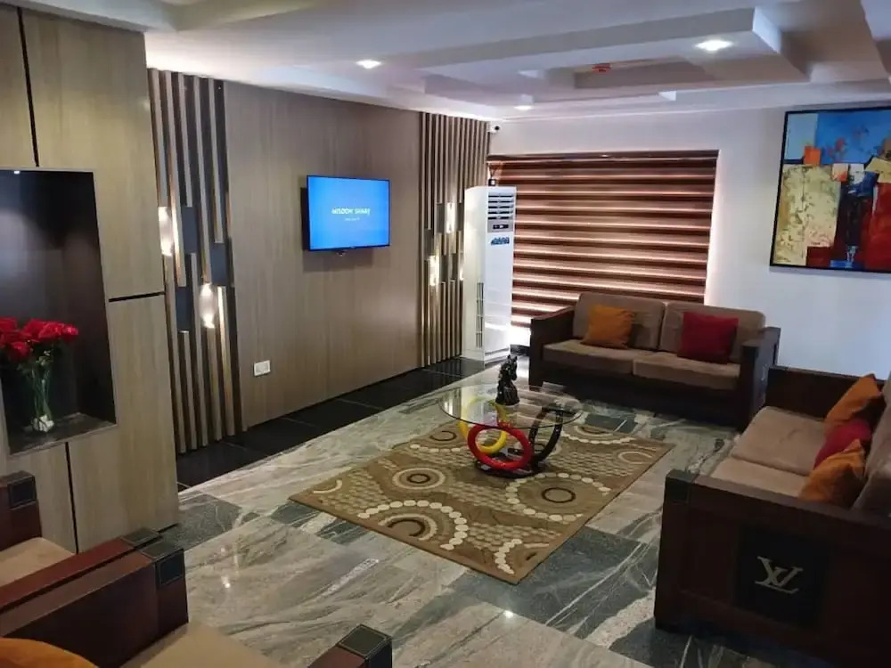 1 Oak Apartments Guzape