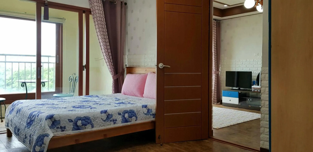 Jun House