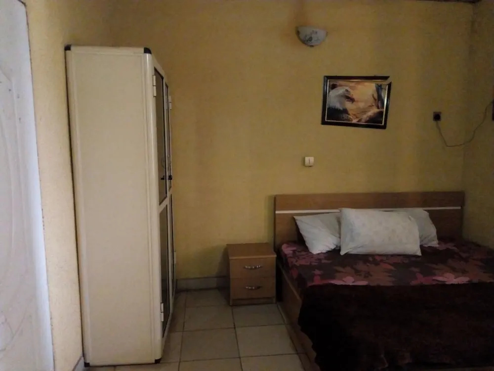 Adebayowa Hotel