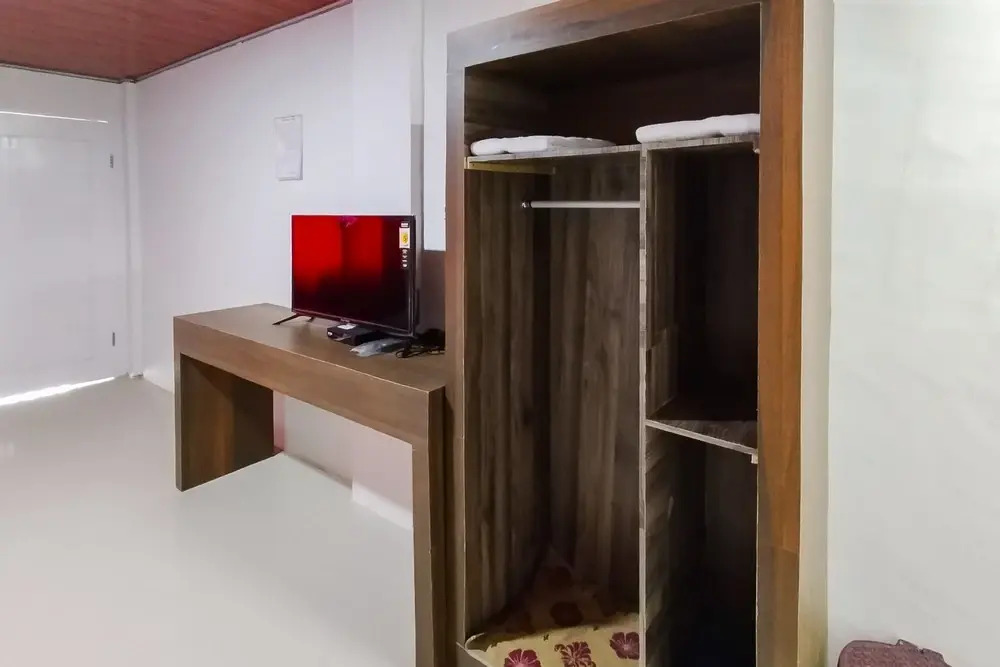 Girik Brekit Mitra RedDoorz