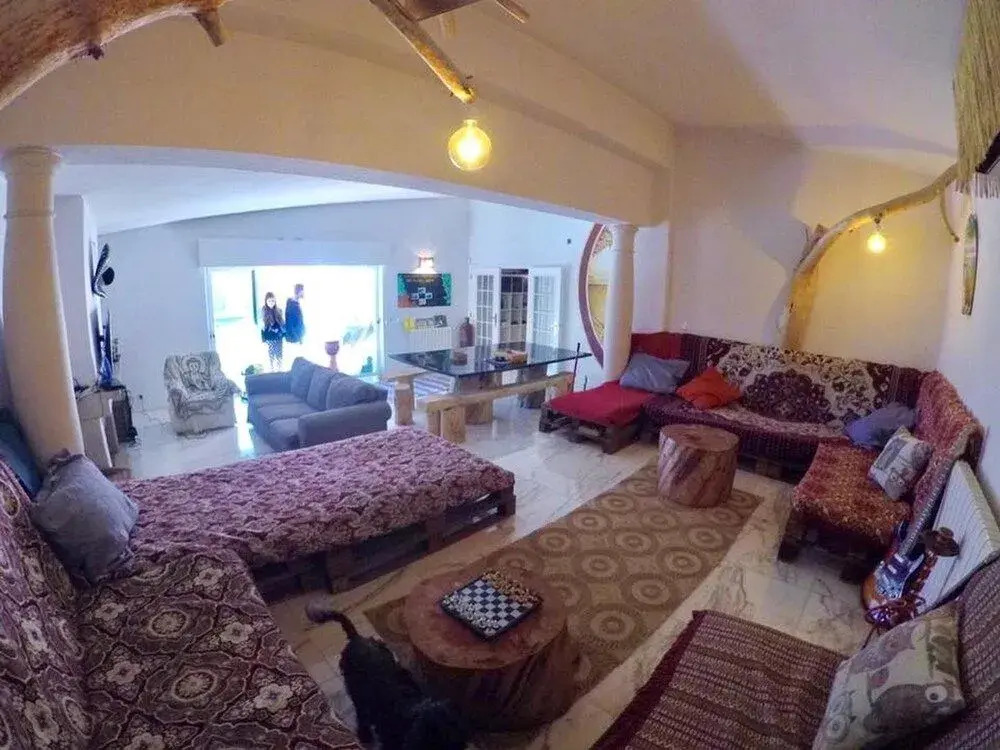 7 Waves Surf Hostel