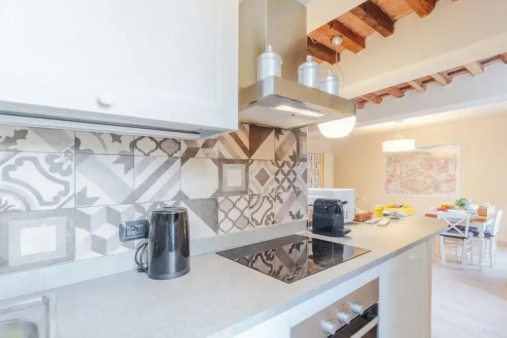 Casa Capri in Lucca With 1 Bedrooms and 1 Bathrooms