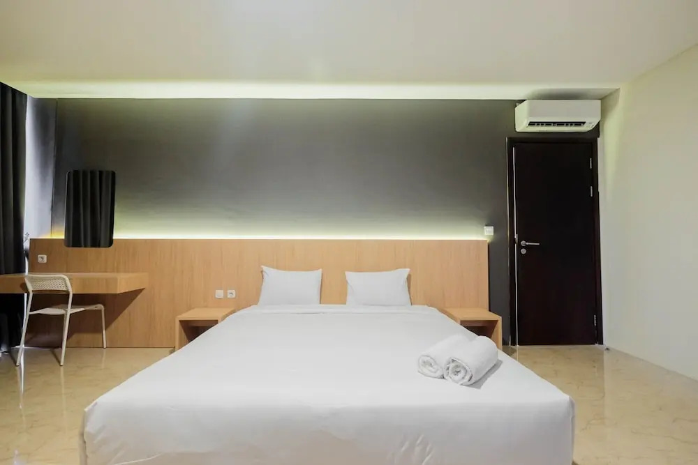 Comfy 3BR at LAvenue Apartment Pancoran By Travelio
