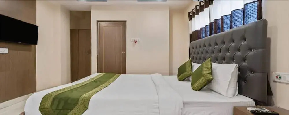 Treebo Trend Royal Crowne