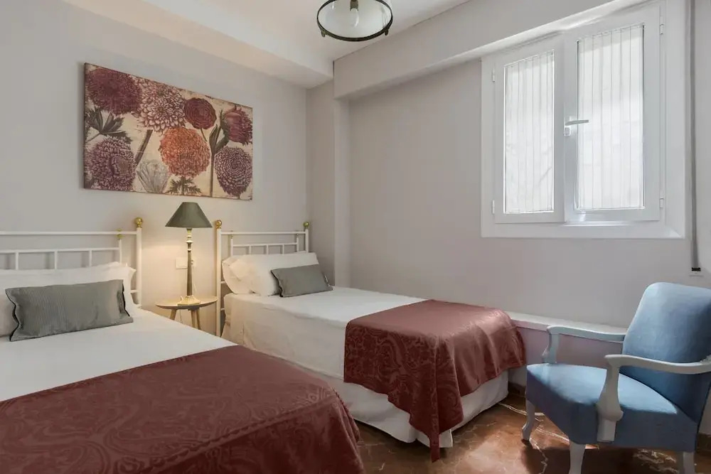 Great 2 BD Apartment With Terrace. San Pablo III