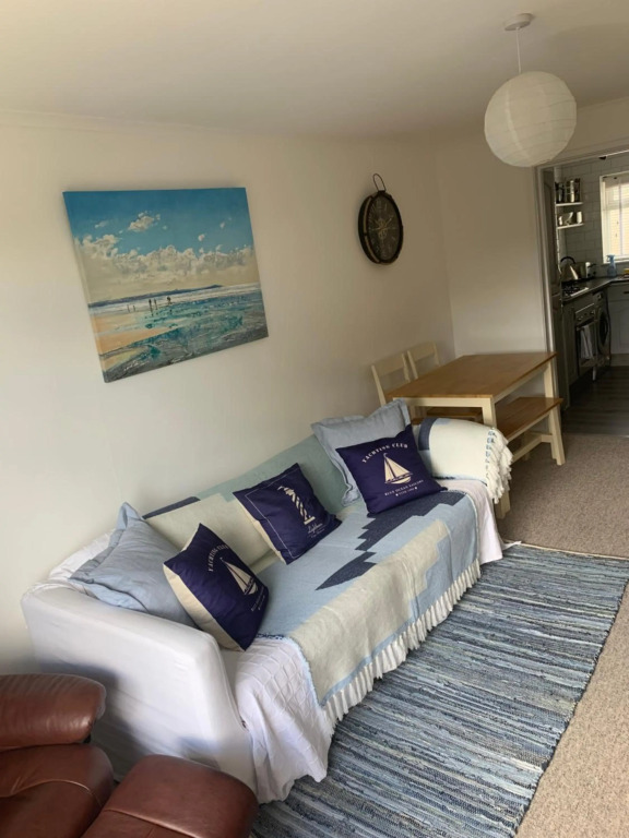 3 Queens Walk, Lyme Regis