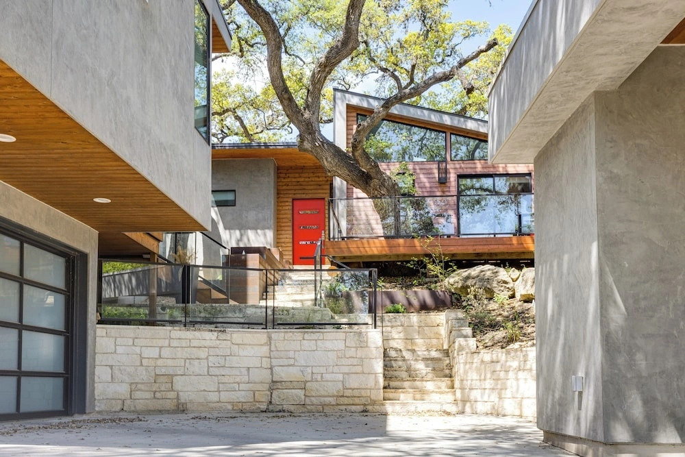 Modern Home w/ Hot Tub in Austin, Pets Welcome