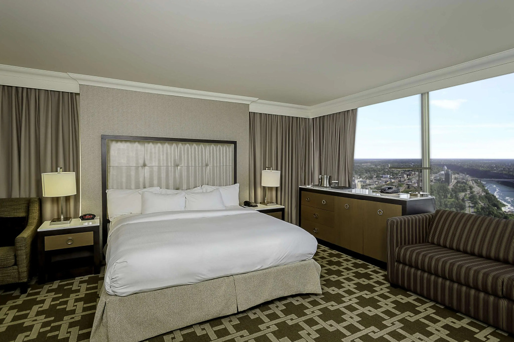 Hilton Niagara Falls/ Fallsview Hotel and Suites
