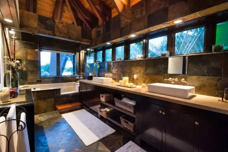 Stunning Balinese Style Villa