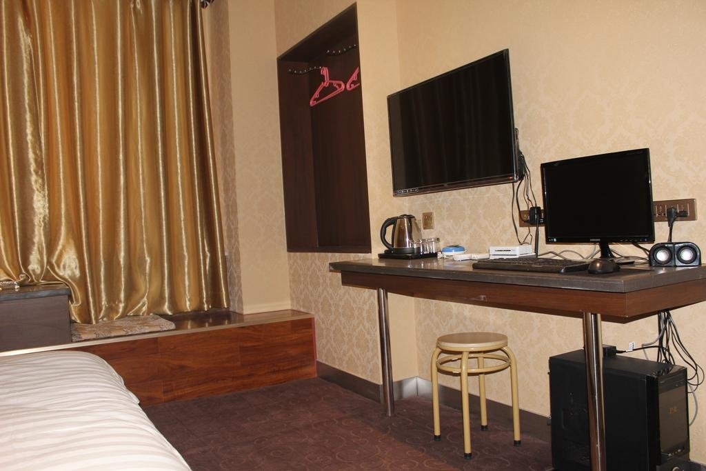 Zhangye Liangmao Hotel
