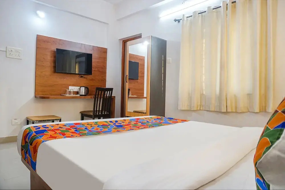FabHotel Lake View - Chinmaya Vitthal Mandir