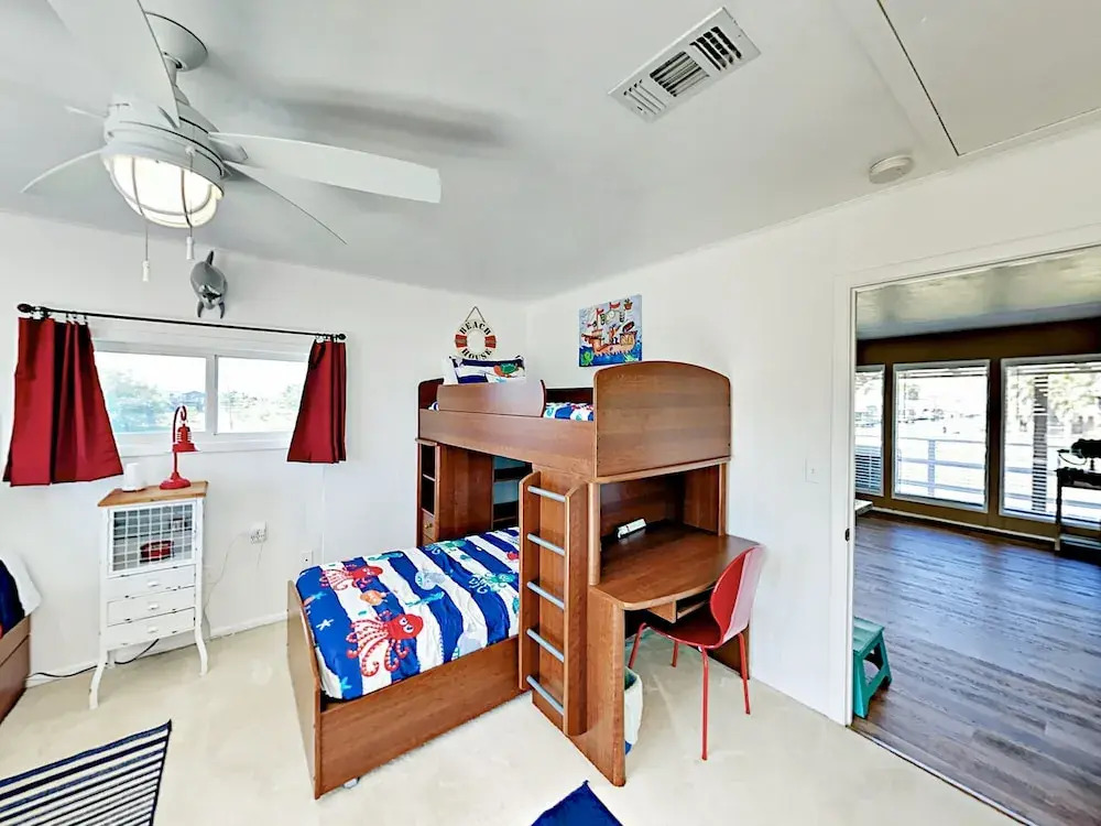 3913 2nd Street Home 2 Bedrooms 2 Bathrooms Home