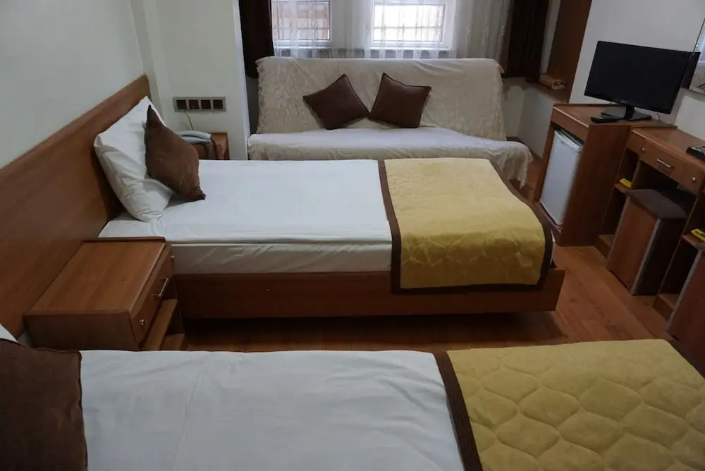 Nora Otel