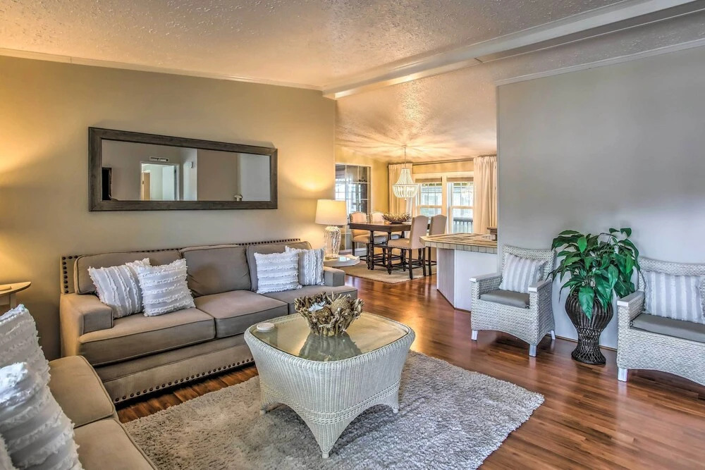 Murrells Inlet Home w/ 2 Screened-in Porches!
