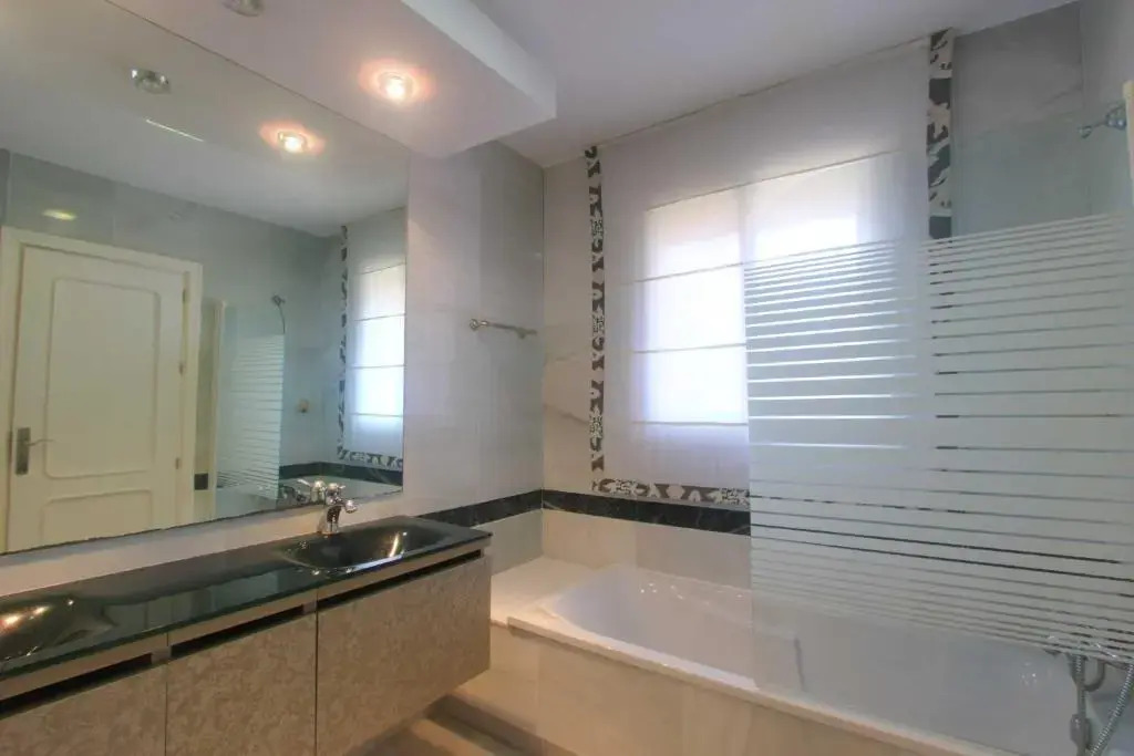 1077 beach villa el paraiso
