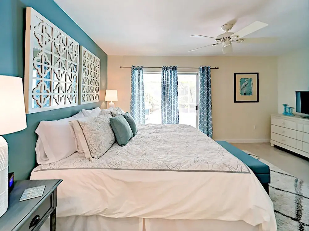 2123 Temple St Home 3 Bedrooms 2 Bathrooms Home
