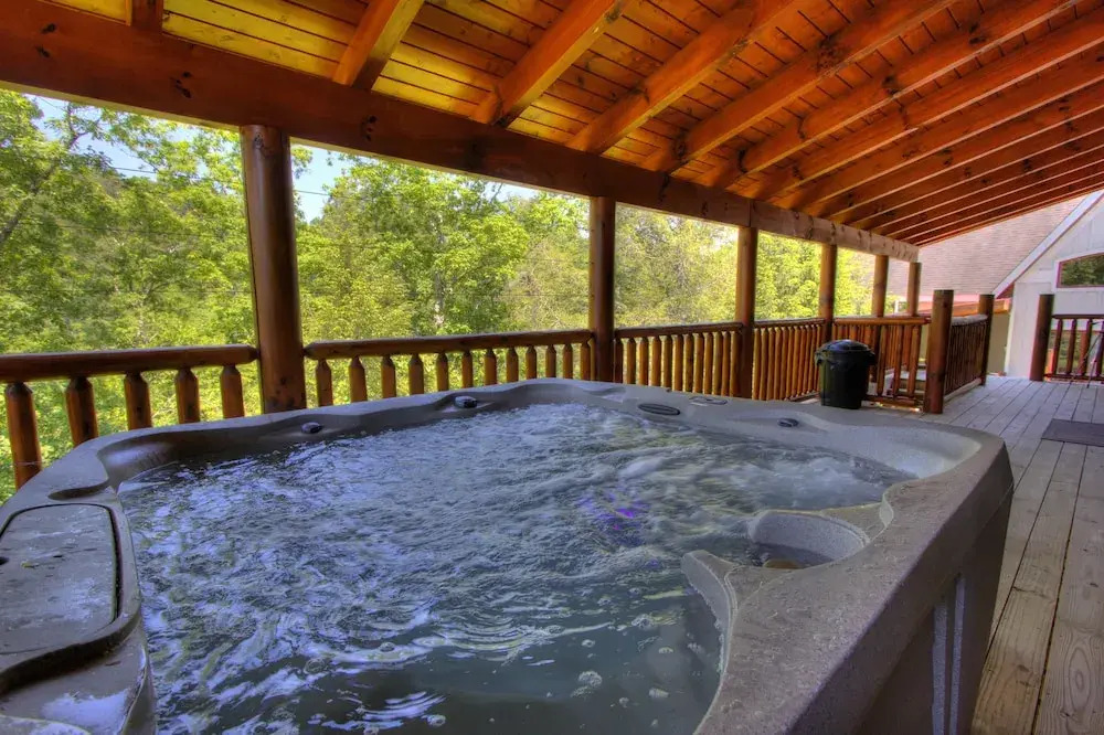 Birds Creek Mansion 650 - Six Bedroom Cabin