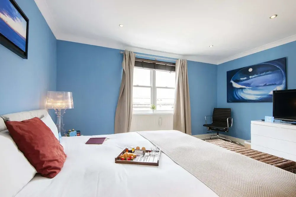 The Modern Gloucester Road Gem - FVE