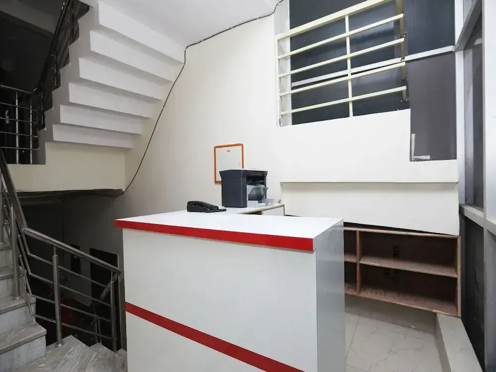 OYO 44000 The Nest - Knowledge Park