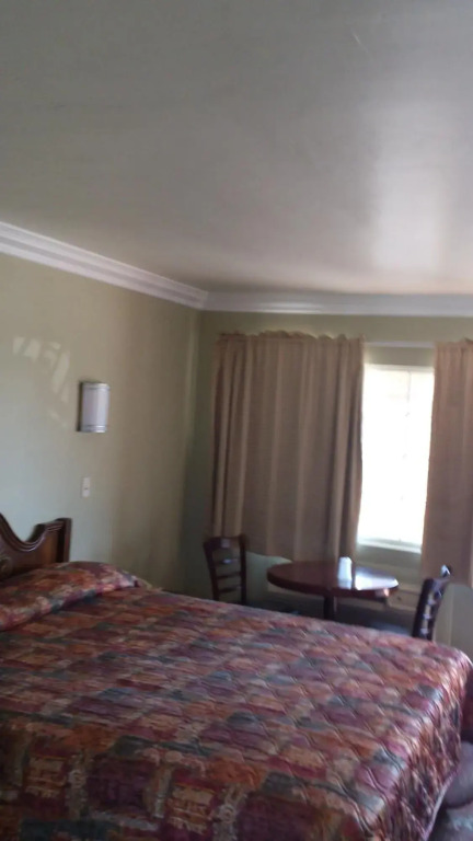 Santa Ana Travel Inn