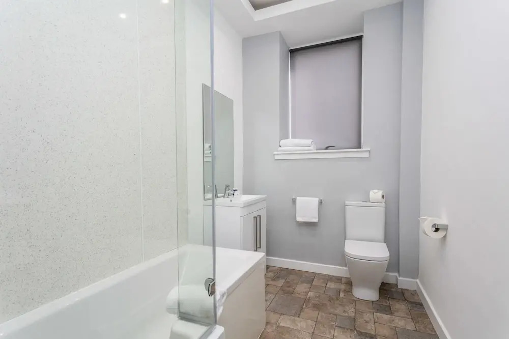 Cunningham Residence- Donnini Apartments