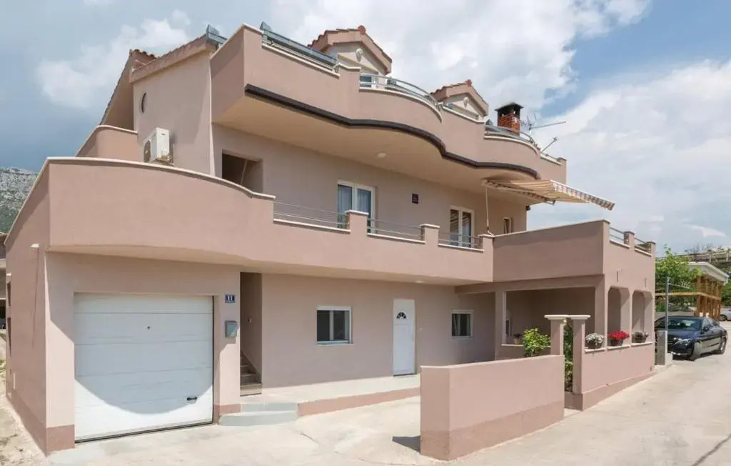 Apartments villa Mira
