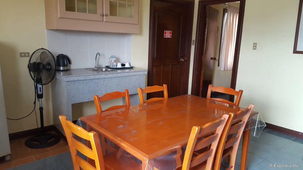 Dumaguete Royal Suite Inn