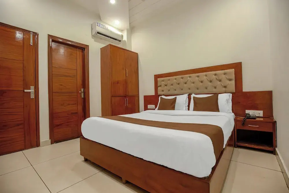 Hotel RK Residency Opposite ISBT Sector 43 Chandigarh