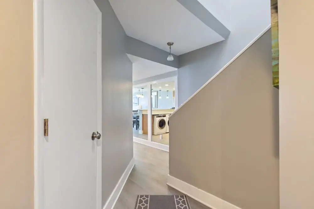 Private 3BR's at Palms by Hosteeva