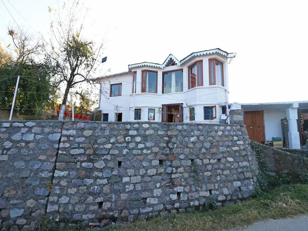 OYO 10196 Home 4BHK Villa Raghav Heritage Mukteshwar