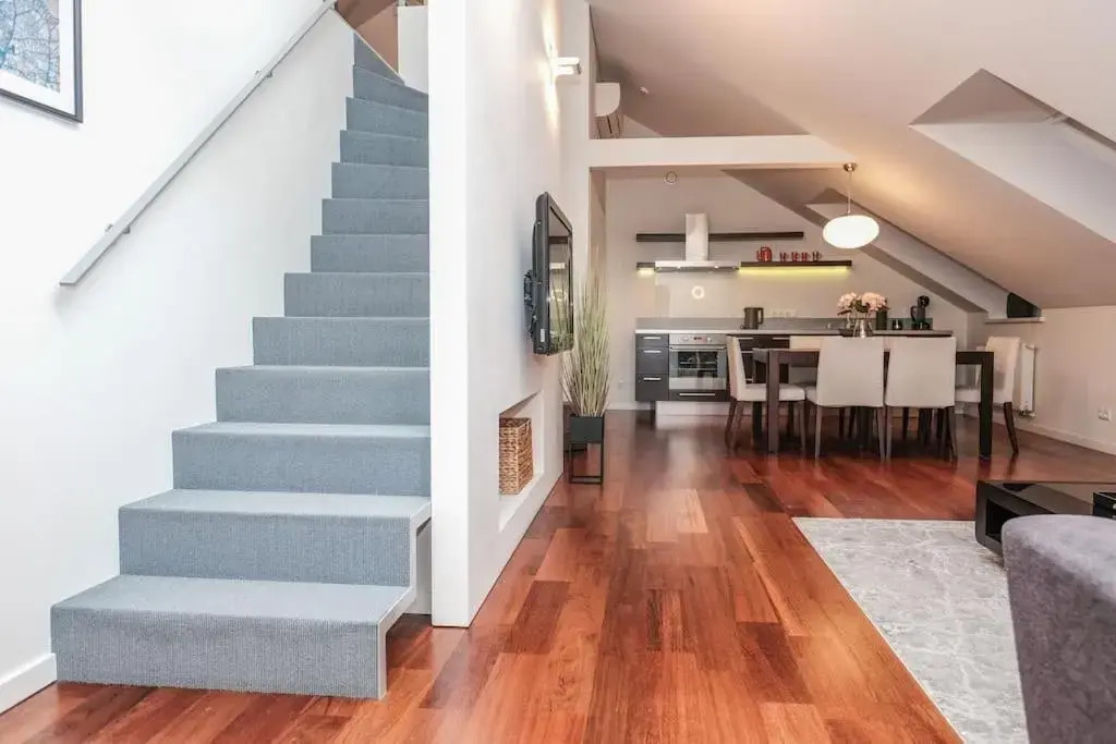 #stayhere - Spacious Luxury Town Hall 3BDR Apartment