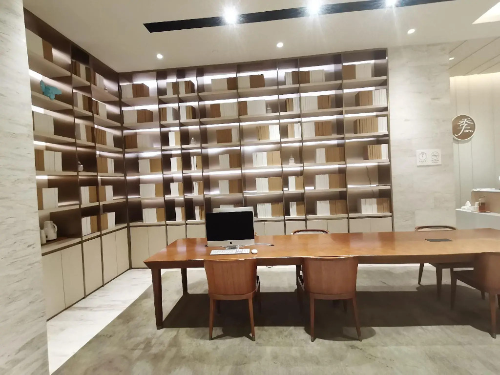 Ji Hotel Shanghai Yingao Xi Road
