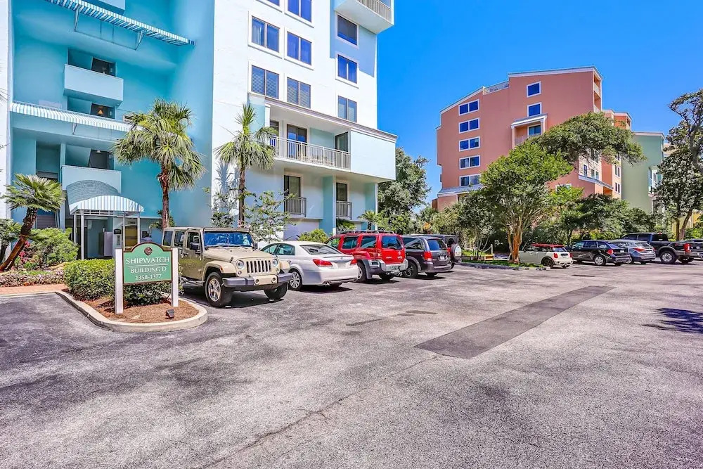 Oceanfront Condo With Large Balcony, Pool, Central AC & Views