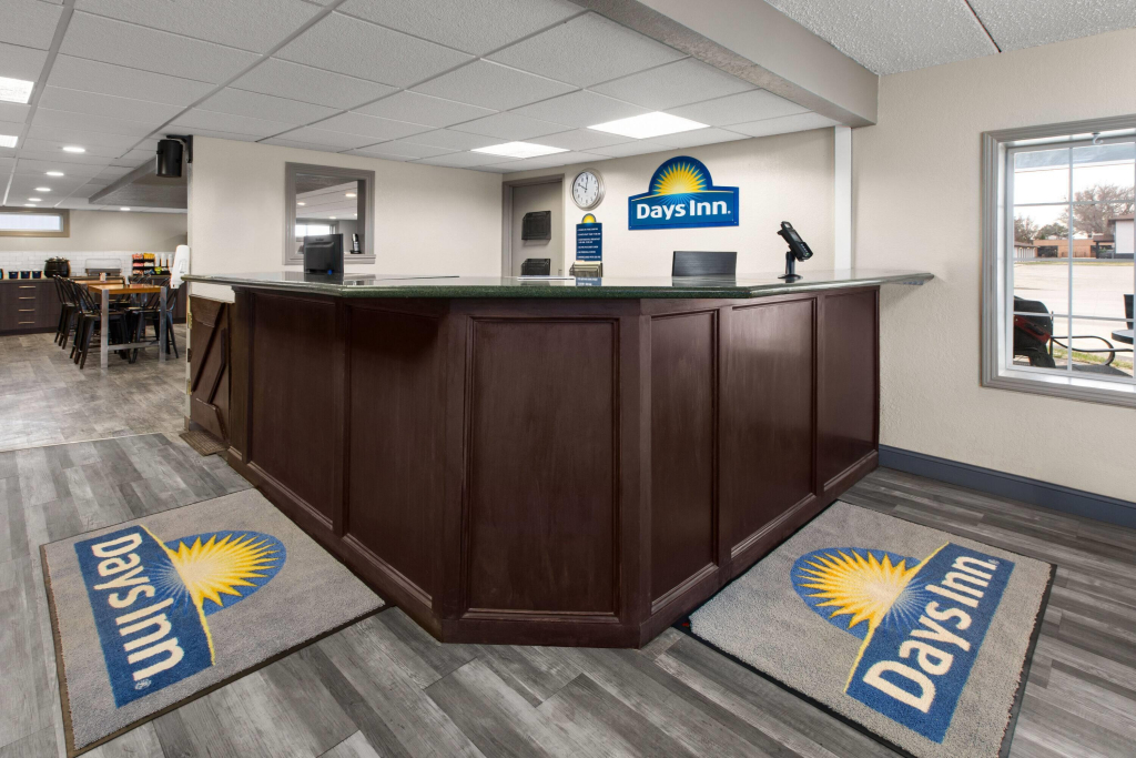 Days Inn by Wyndham Pierre