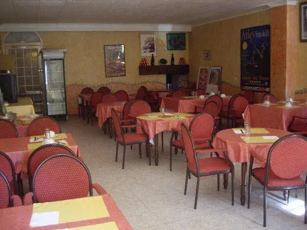 SQUARE HOTEL