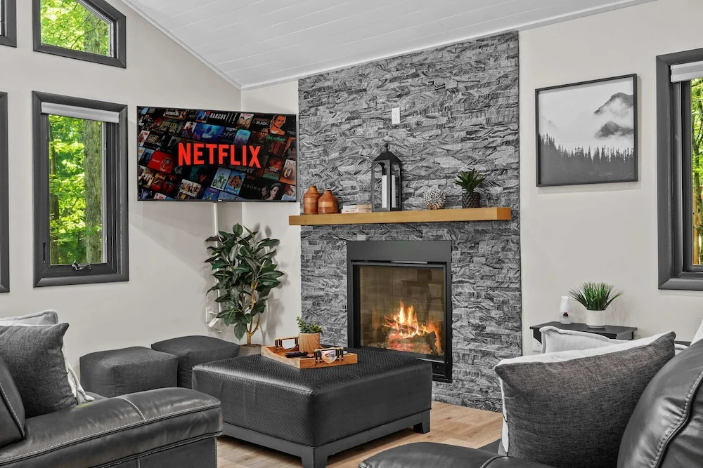 Near Ski Resorts With Hot Tub Game and Movie Room