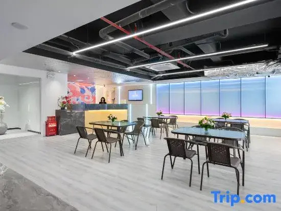 Tenwood Hotel (Xihua Road Caihongqiao Subway Station)