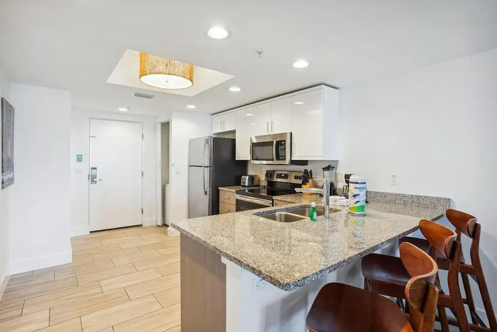 Oceana 301 East