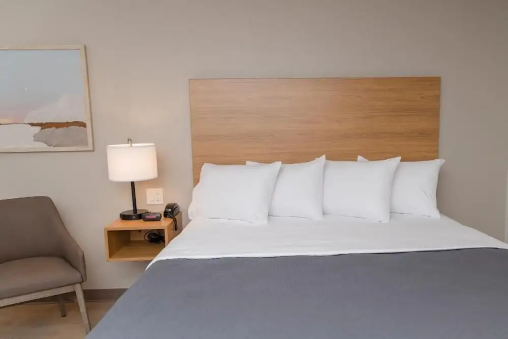 LivAway Suites Phoenix-Surprise