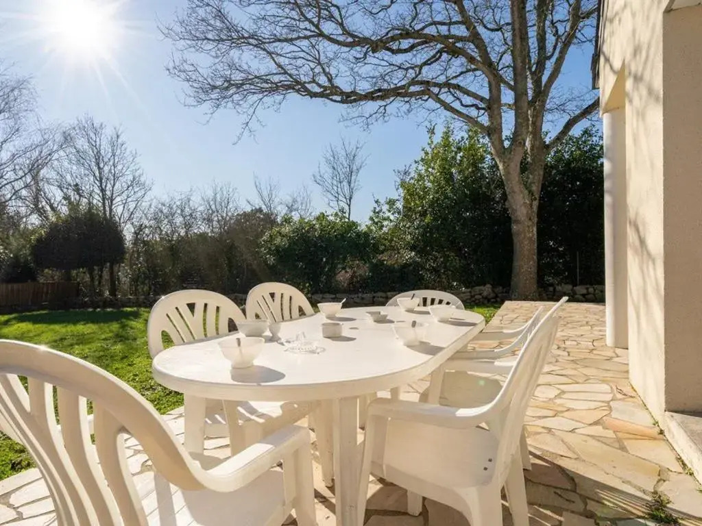 Maison spacieuse à Carnac - 8 pers, jardin clos, proche plage, Wifi, garage, petit animal accepté - FR-1-477-50