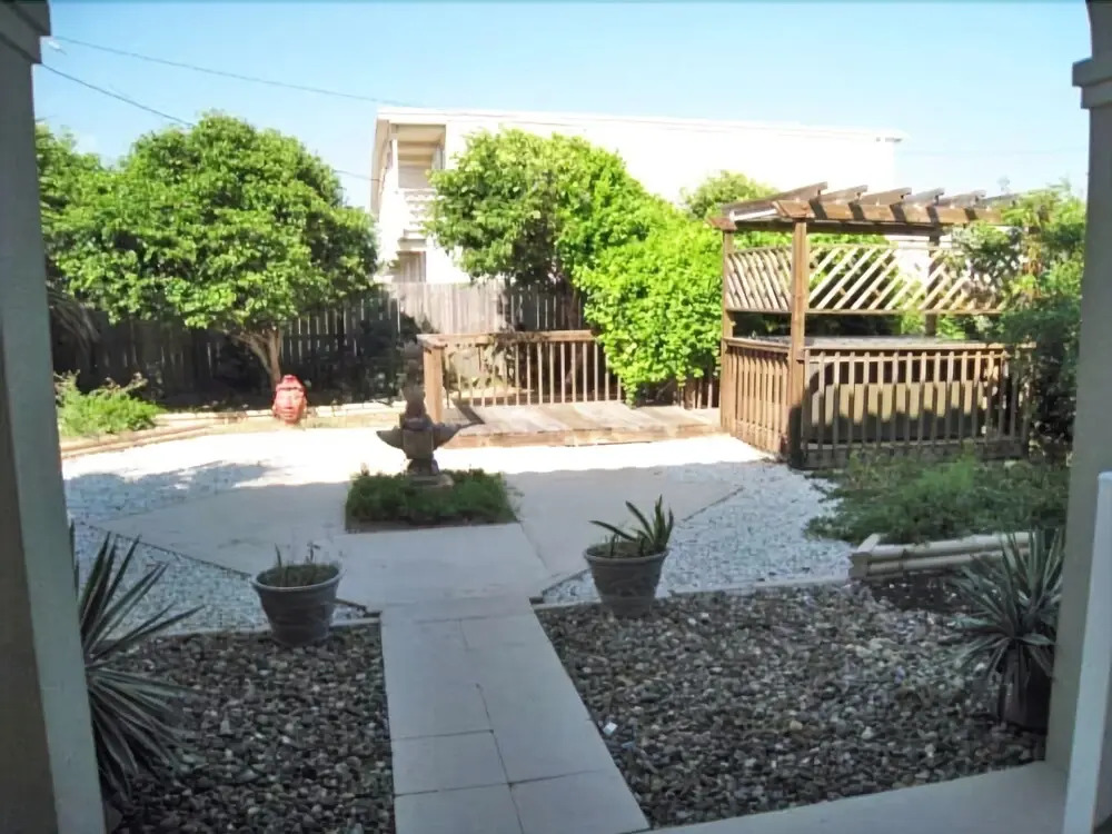 130 East Capricorn 3 Bedrooms 3 Bathrooms Home