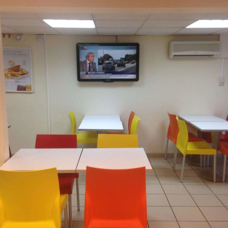 Premiere Classe Niort Est La Creche