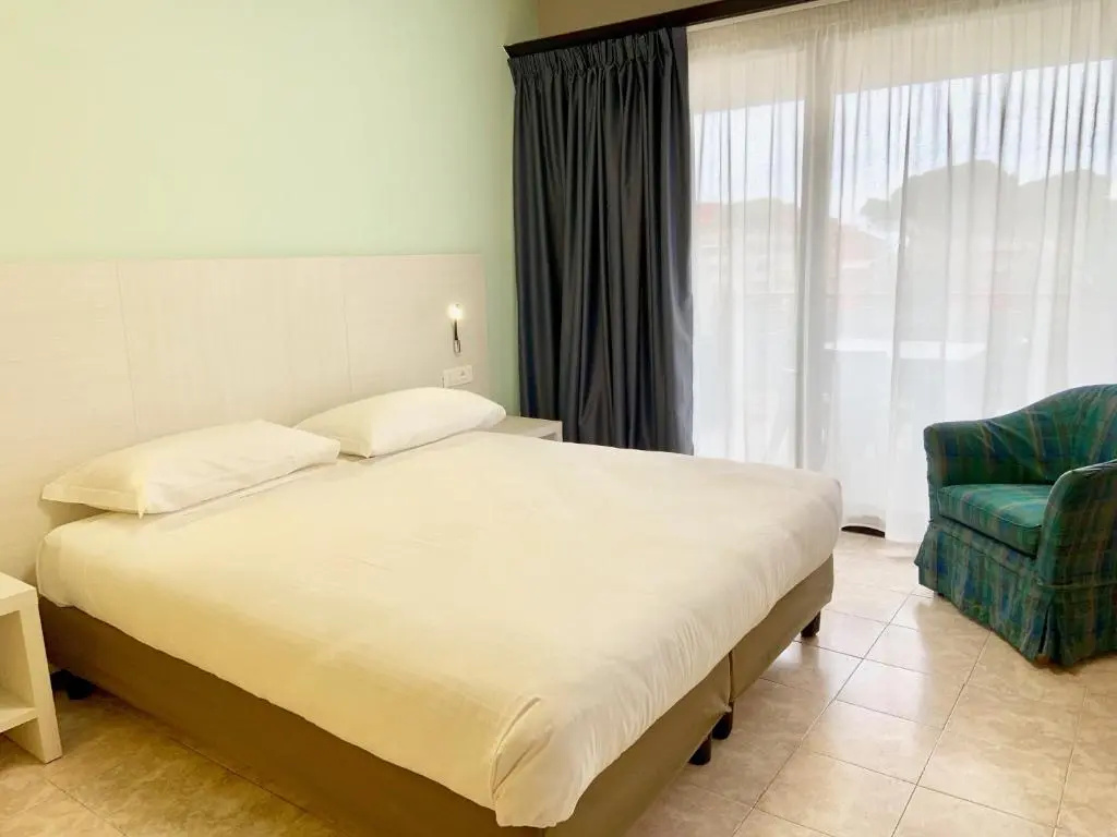 Suites Marilia Apartments Pool Side - Suite Livorno Holiday Home Group