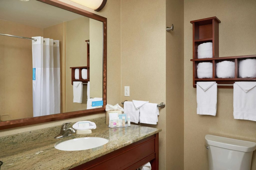 Hampton Inn and Suites Salem