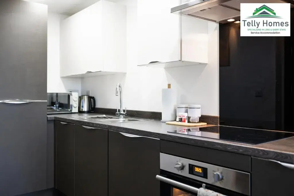 By NEC and Airport- 5 percent off weekly and 10 percent off monthly bookings-1 Bedroom Apartment at Telly Homes Limited Birmingham - Free WiFi, Aster unit