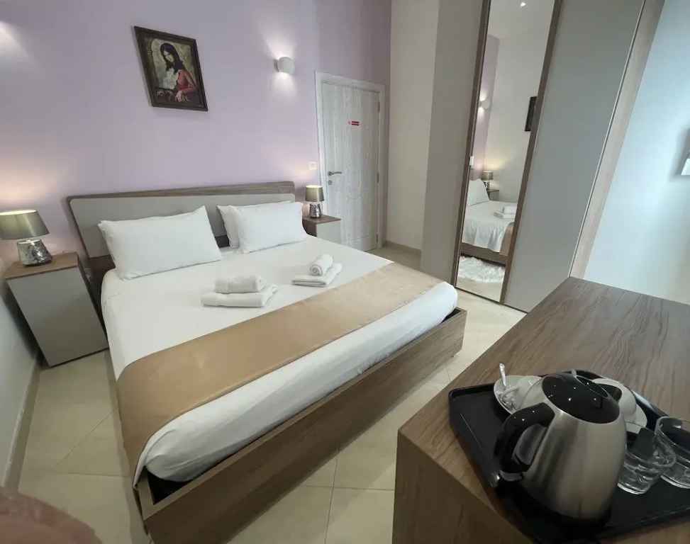 Alina Boutique Living